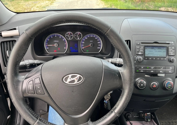 Hyundai I30 cena 21000 przebieg: 190000, rok produkcji 2010 z Maszewo małe 67